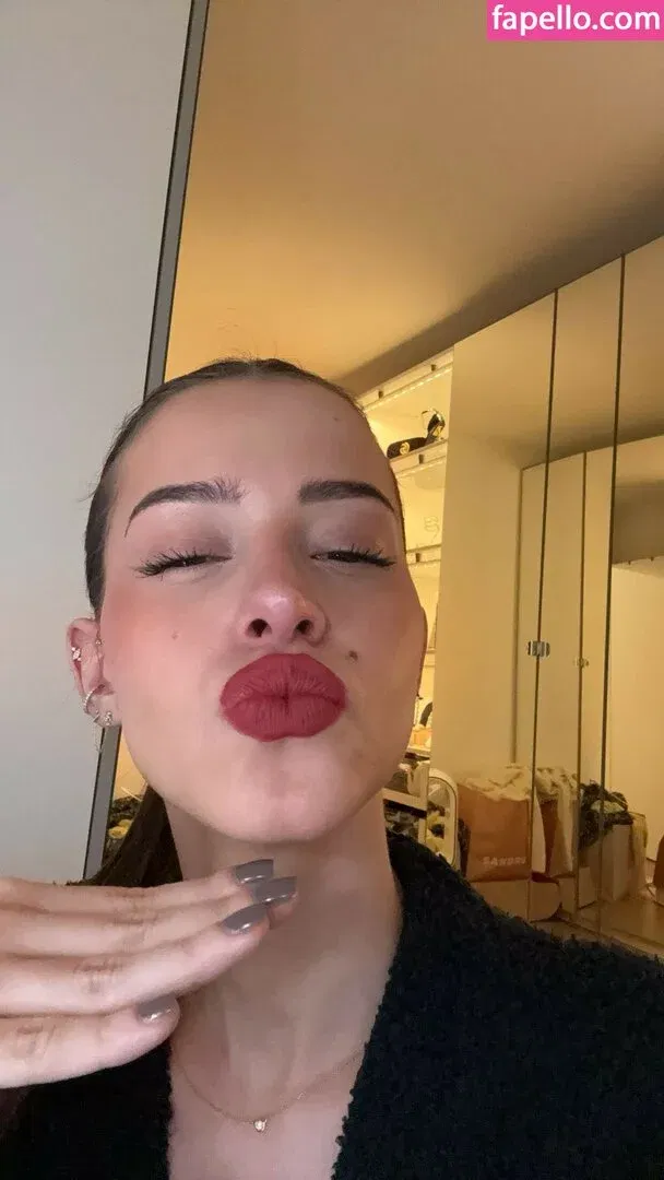 Lea Elui Onlyfans Photo Gallery 