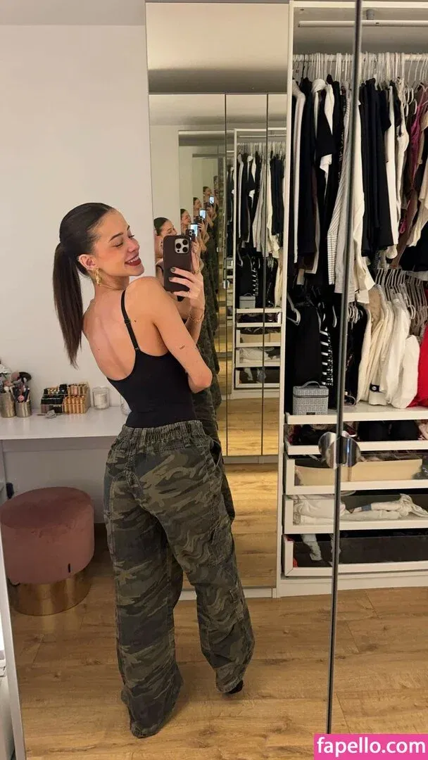 Lea Elui Onlyfans Photo Gallery 