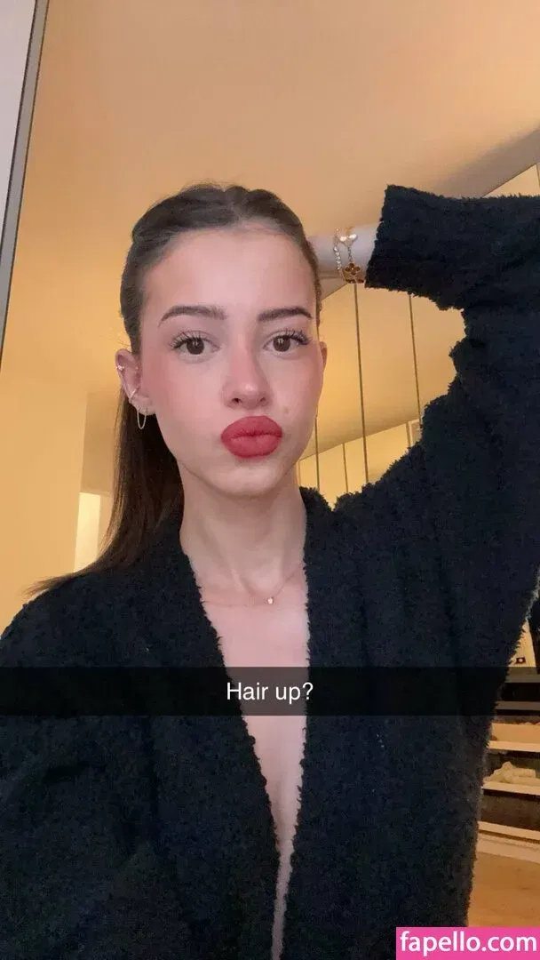 Lea Elui Onlyfans Photo Gallery 