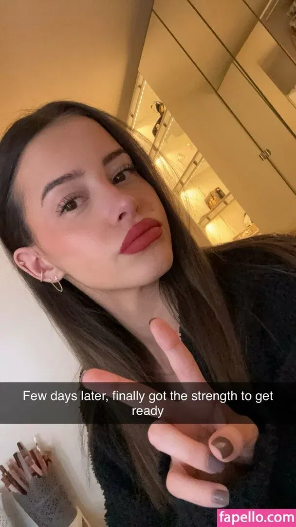 Lea Elui Onlyfans Photo Gallery 