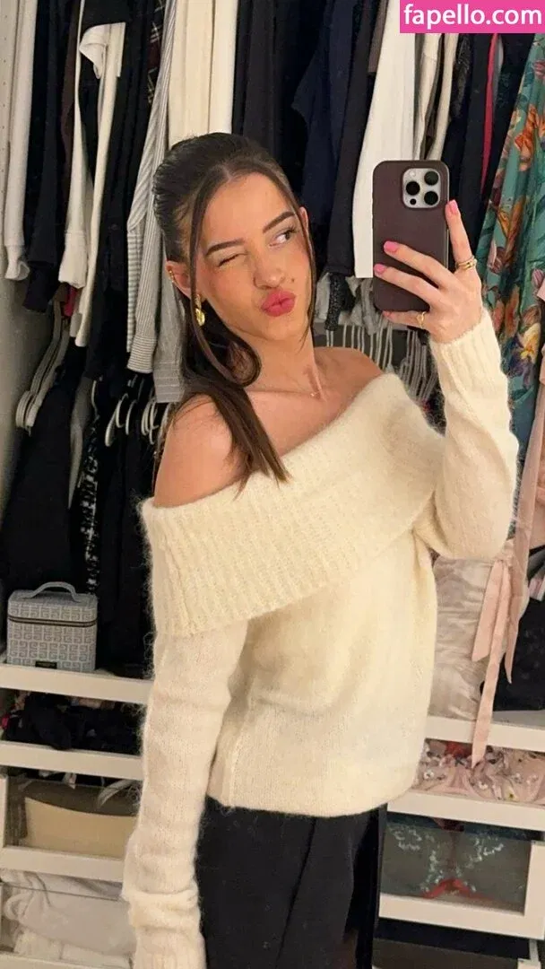 Lea Elui Onlyfans Photo Gallery 