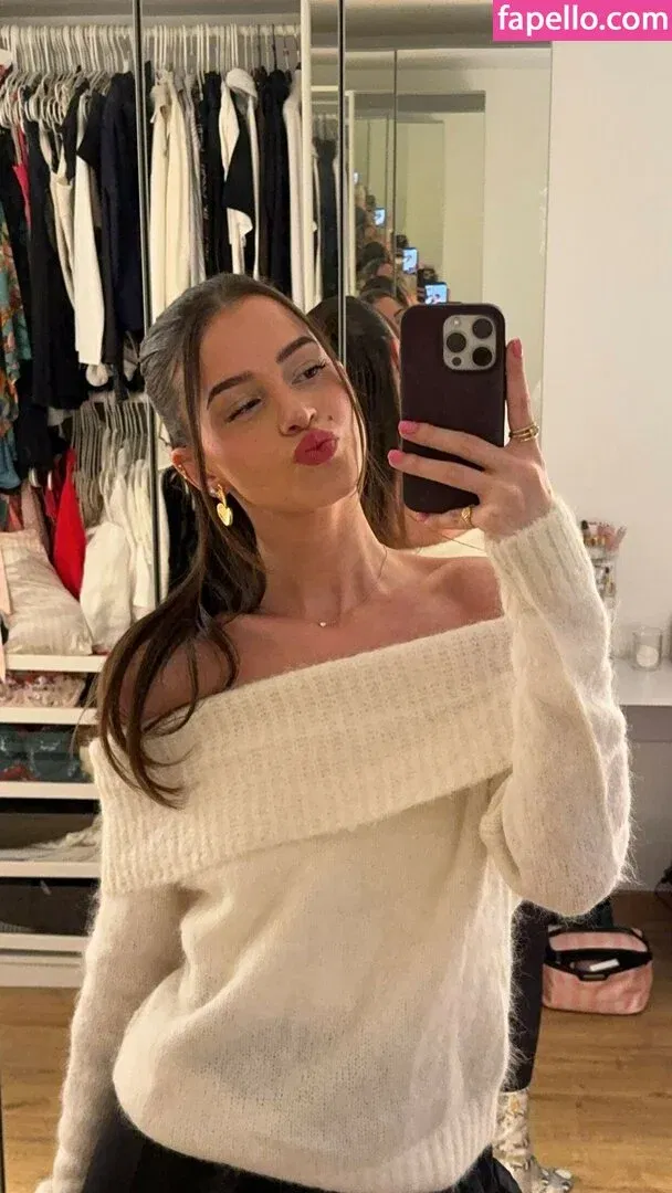 Lea Elui Onlyfans Photo Gallery 