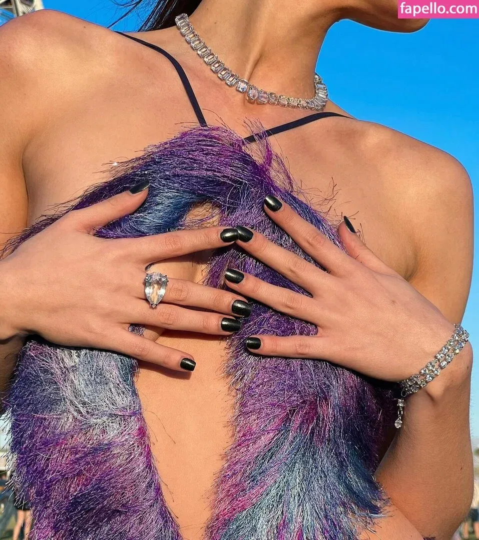 Lea Elui Onlyfans Photo Gallery 