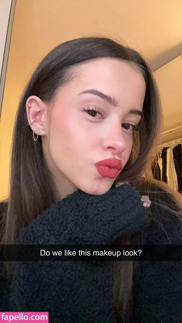 Lea Elui Onlyfans Photo Gallery 