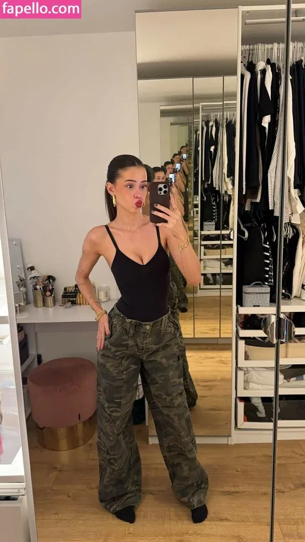 Lea Elui Onlyfans Photo Gallery 