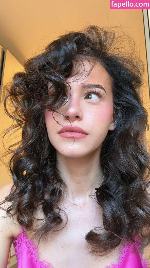 Lea Elui Onlyfans Photo Gallery 