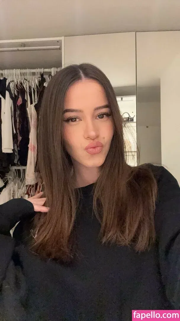 Lea Elui Onlyfans Photo Gallery 