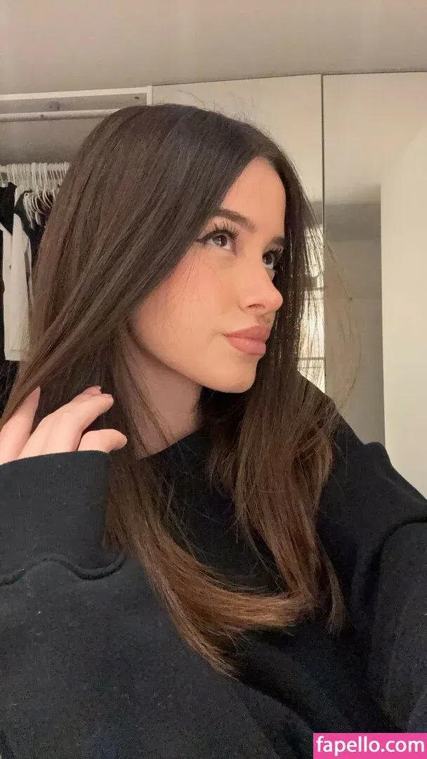 Lea Elui Onlyfans Photo Gallery 