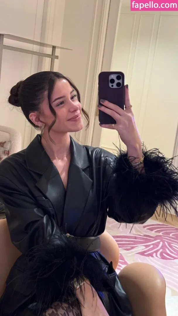 Lea Elui Onlyfans Photo Gallery 