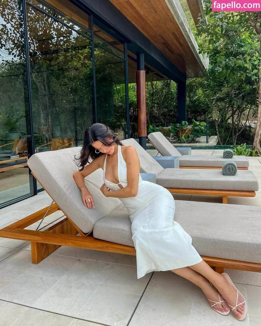 Lea Elui Onlyfans Photo Gallery 