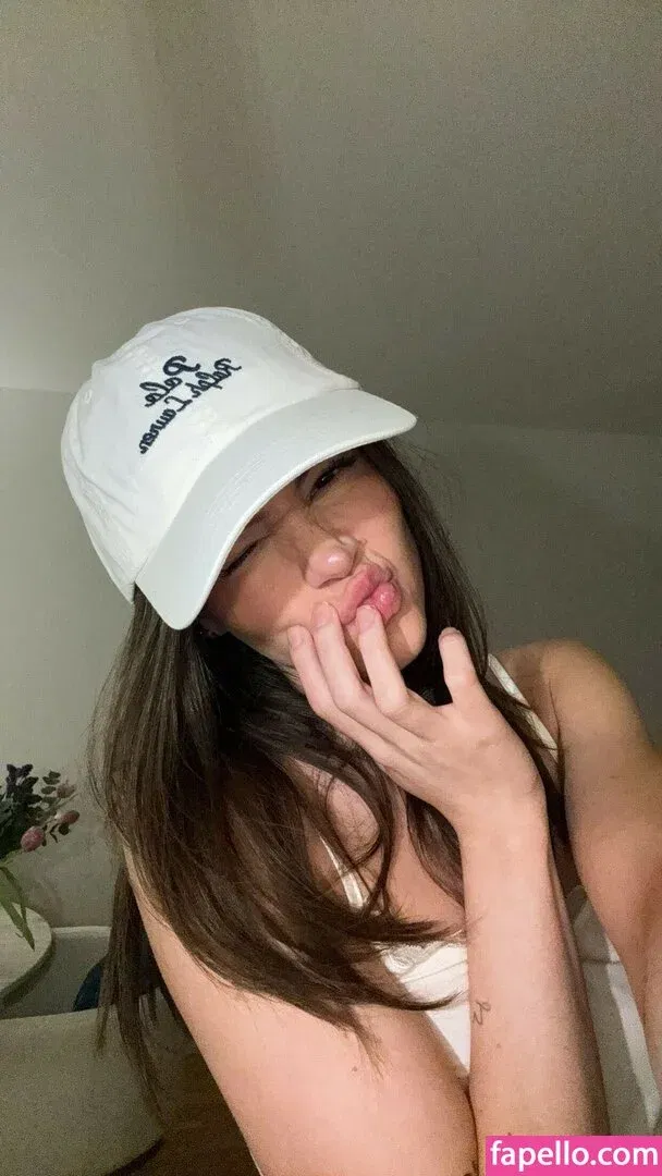 Lea Elui Onlyfans Photo Gallery 