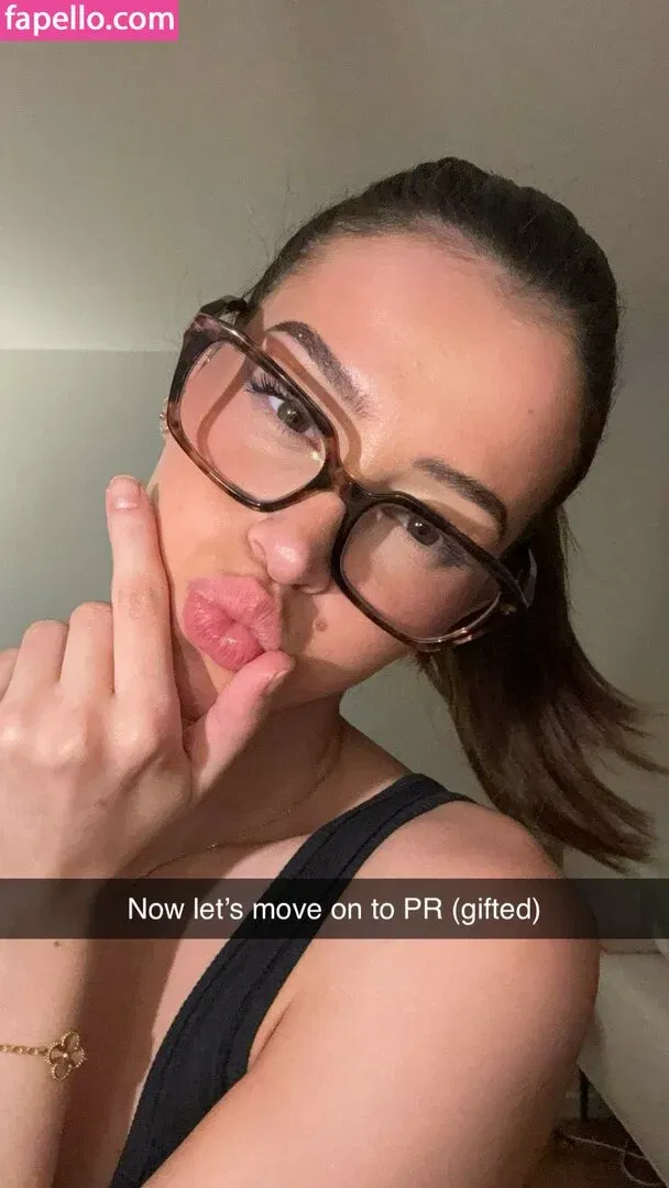 Lea Elui Onlyfans Photo Gallery 