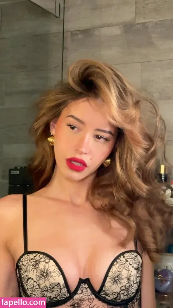 Lea Elui Onlyfans Photo Gallery 