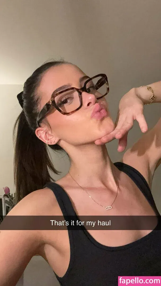 Lea Elui Onlyfans Photo Gallery 