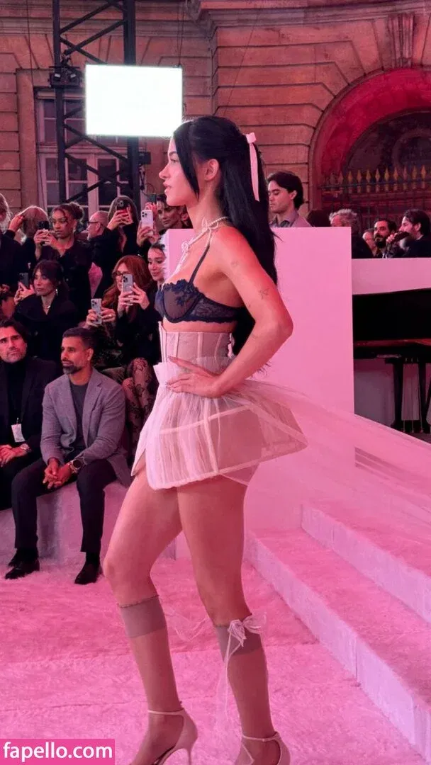 Lea Elui Onlyfans Photo Gallery 