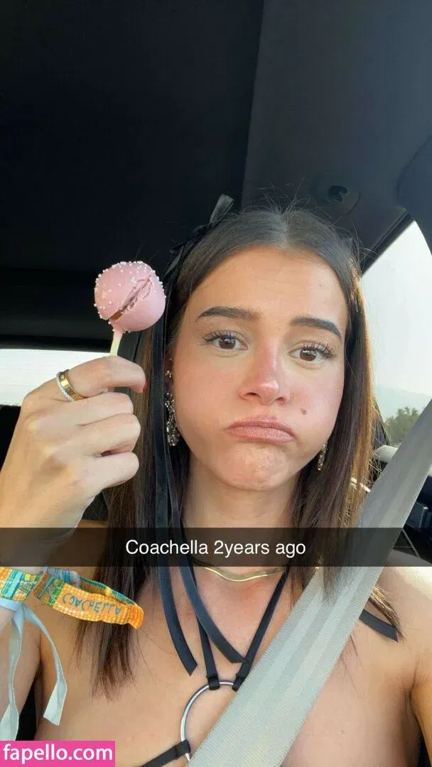 Lea Elui Onlyfans Photo Gallery 