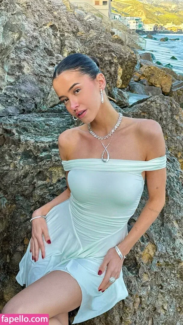 Lea Elui Onlyfans Photo Gallery 