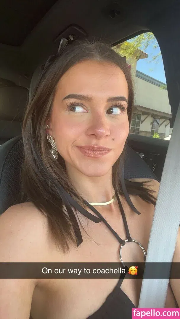 Lea Elui Onlyfans Photo Gallery 