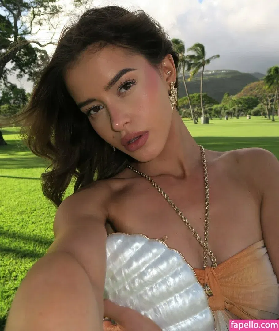 Lea Elui Onlyfans Photo Gallery 