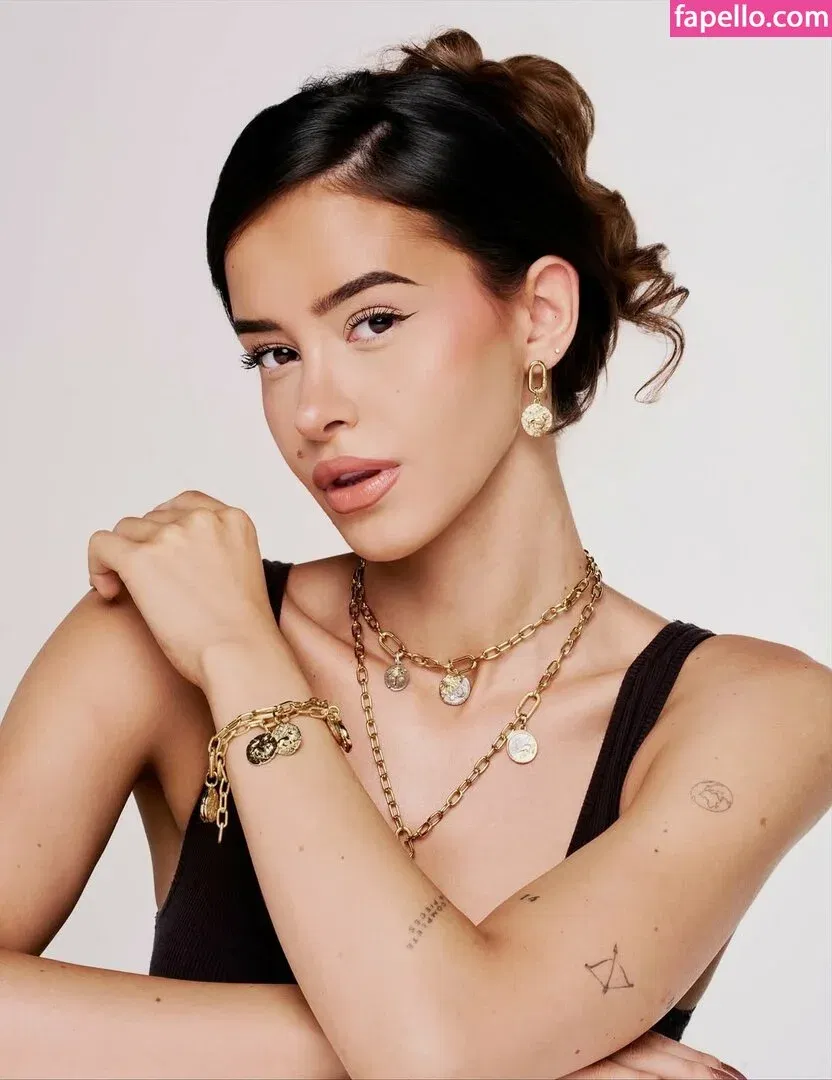 Lea Elui Onlyfans Photo Gallery 