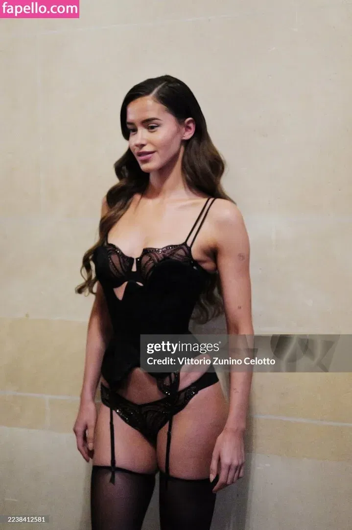 Lea Elui Onlyfans Photo Gallery 