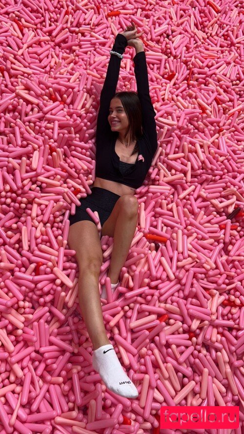 Lea Elui Onlyfans Photo Gallery 