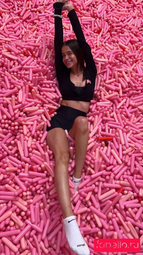 Lea Elui Onlyfans Photo Gallery 