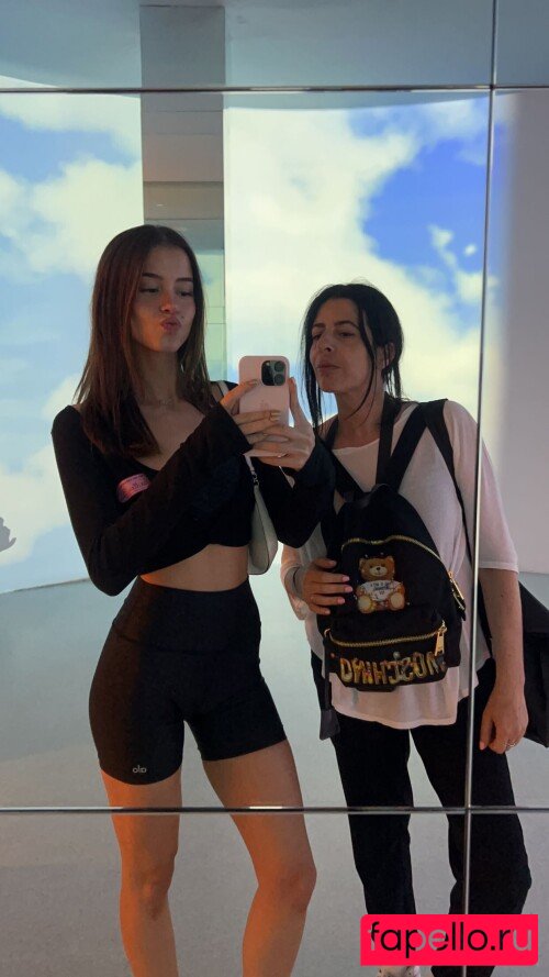 Lea Elui Onlyfans Photo Gallery 