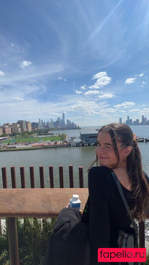 Lea Elui Onlyfans Photo Gallery 