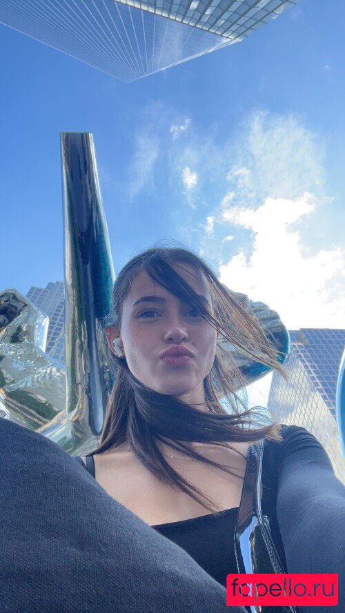 Lea Elui Onlyfans Photo Gallery 