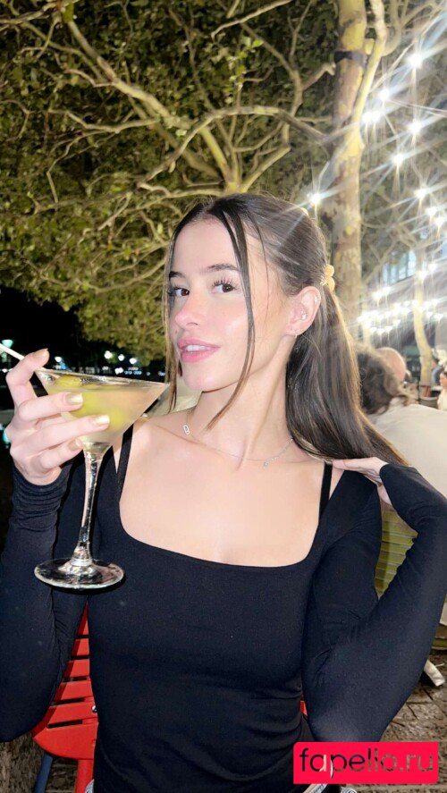 Lea Elui Onlyfans Photo Gallery 