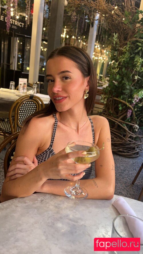 Lea Elui Onlyfans Photo Gallery 