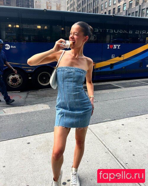 Lea Elui Onlyfans Photo Gallery 