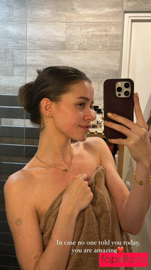 Lea Elui Onlyfans Photo Gallery 