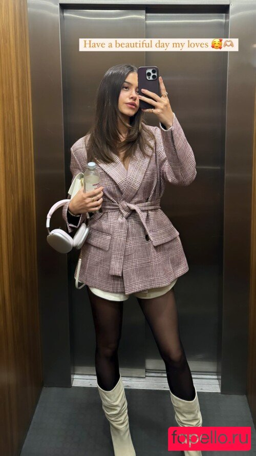 Lea Elui Onlyfans Photo Gallery 