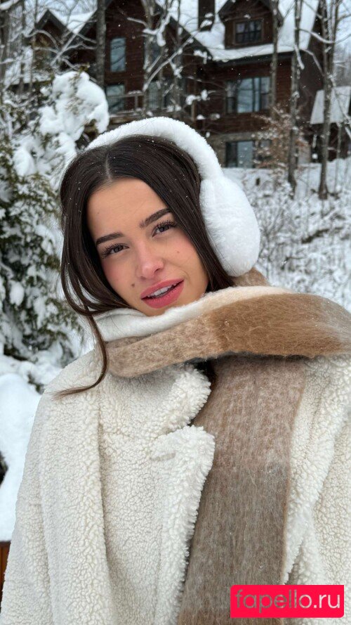 Lea Elui Onlyfans Photo Gallery 