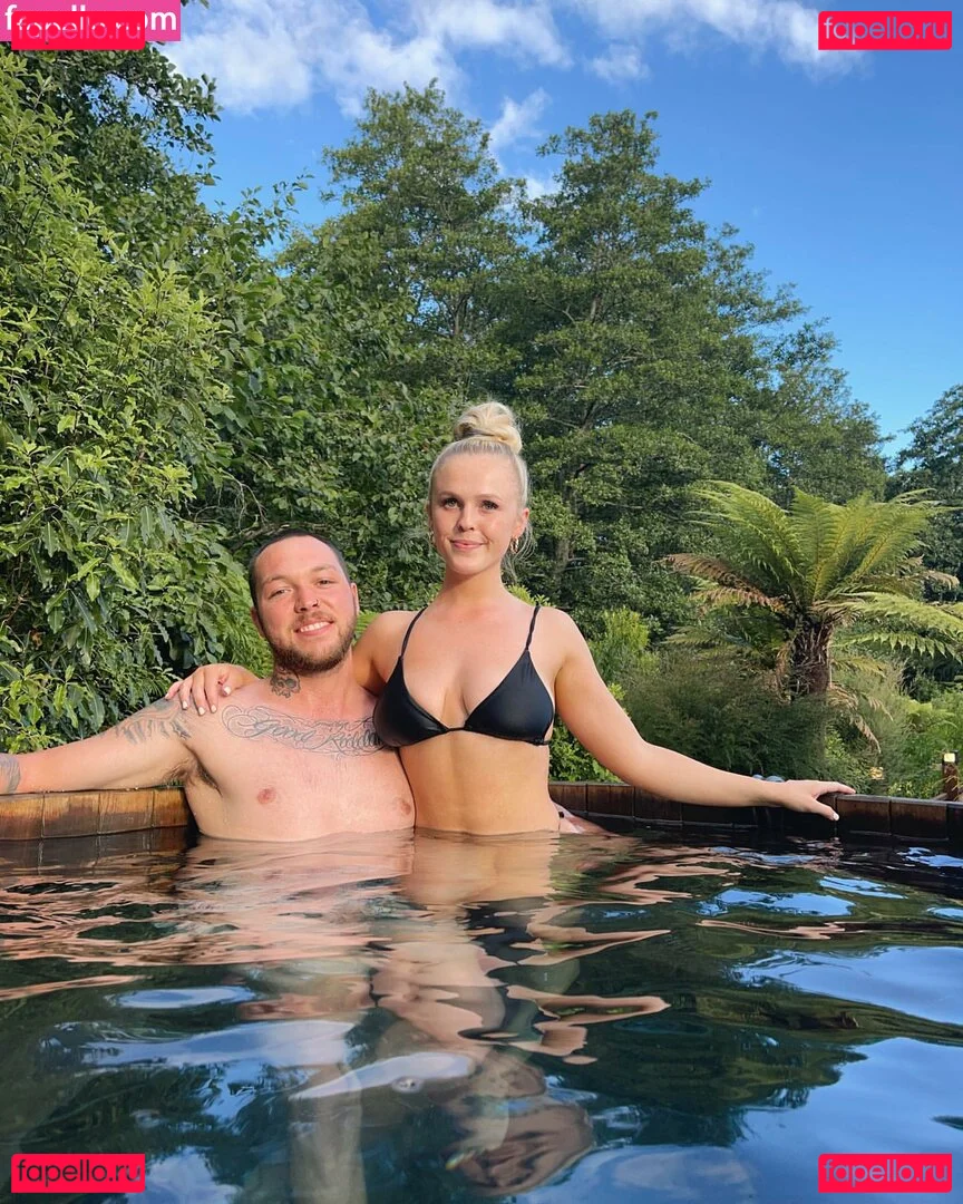 ellaredmond Onlyfans Photo Gallery 