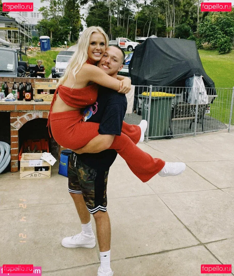 ellaredmond Onlyfans Photo Gallery 