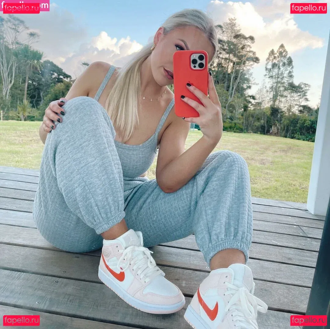 ellaredmond Onlyfans Photo Gallery 