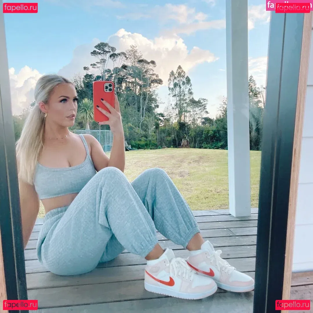 ellaredmond Onlyfans Photo Gallery 