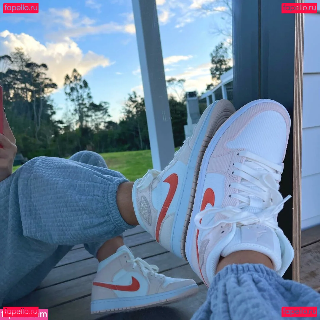 ellaredmond Onlyfans Photo Gallery 