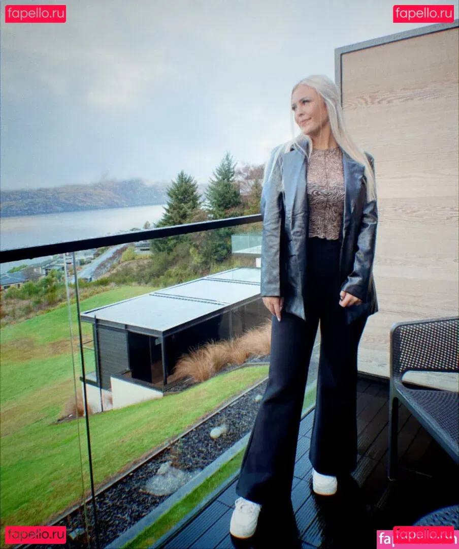 ellaredmond Onlyfans Photo Gallery 