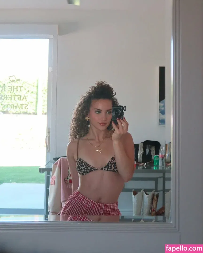 Sofie Dossi Onlyfans Photo Gallery 