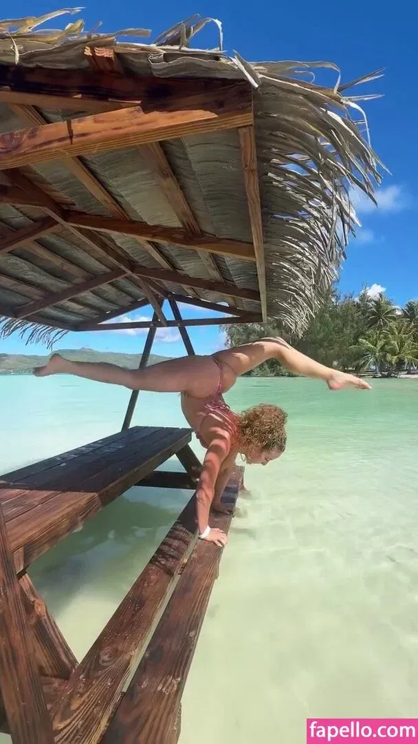 Sofie Dossi Onlyfans Photo Gallery 