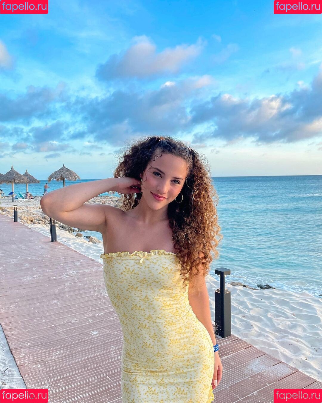Sofie Dossi Onlyfans Photo Gallery 