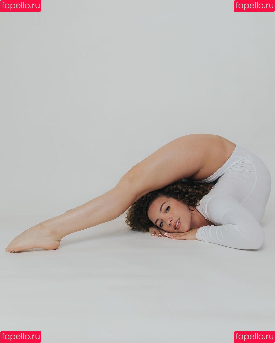 Sofie Dossi Onlyfans Photo Gallery 