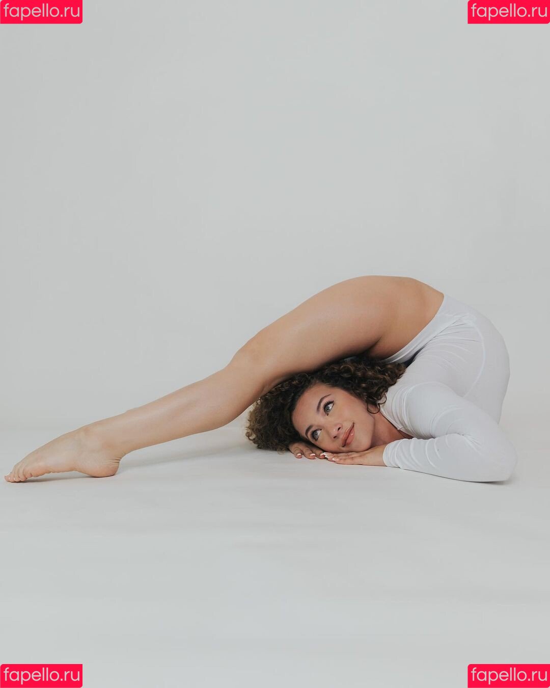 Sofie Dossi Onlyfans Photo Gallery 