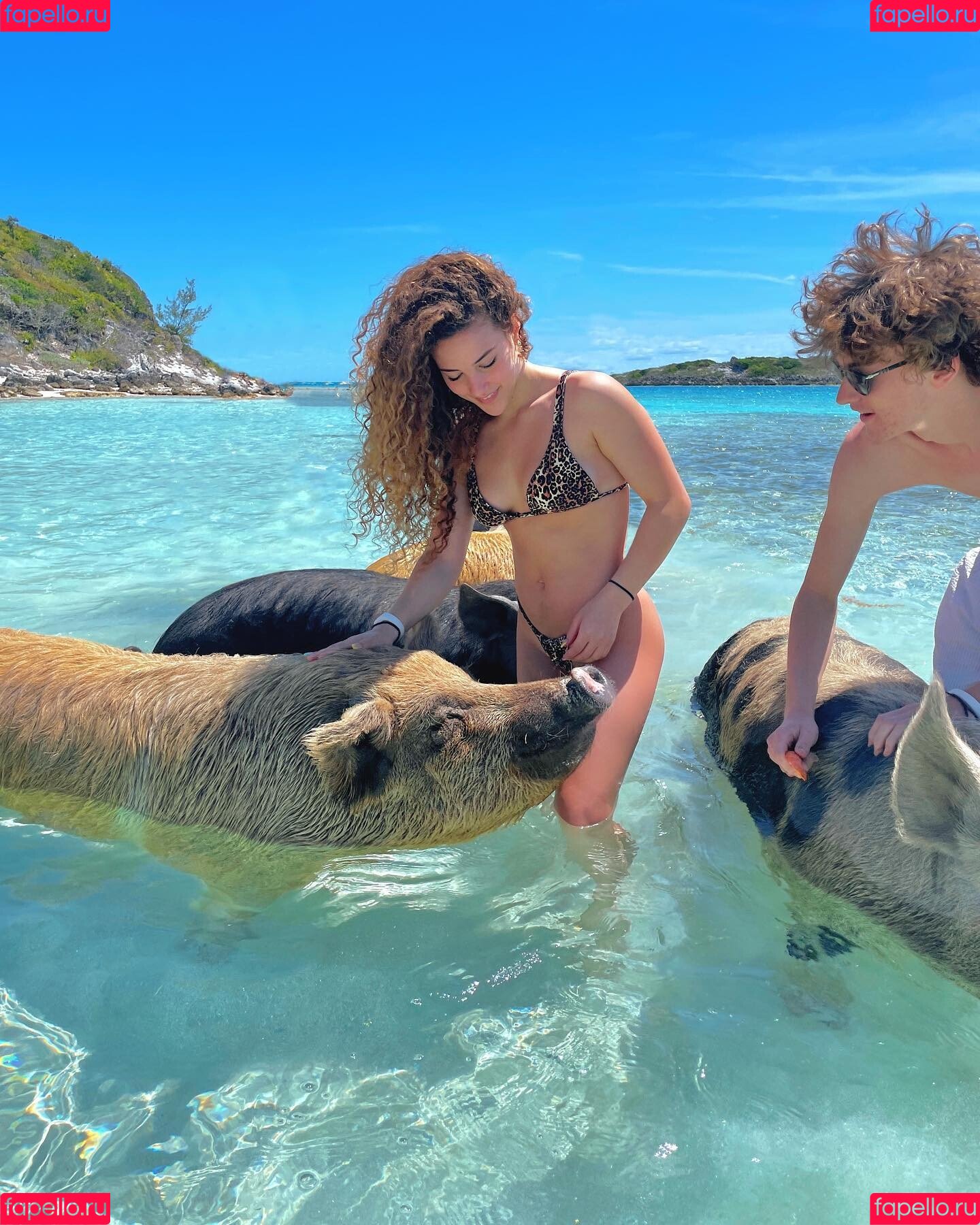 Sofie Dossi Onlyfans Photo Gallery 