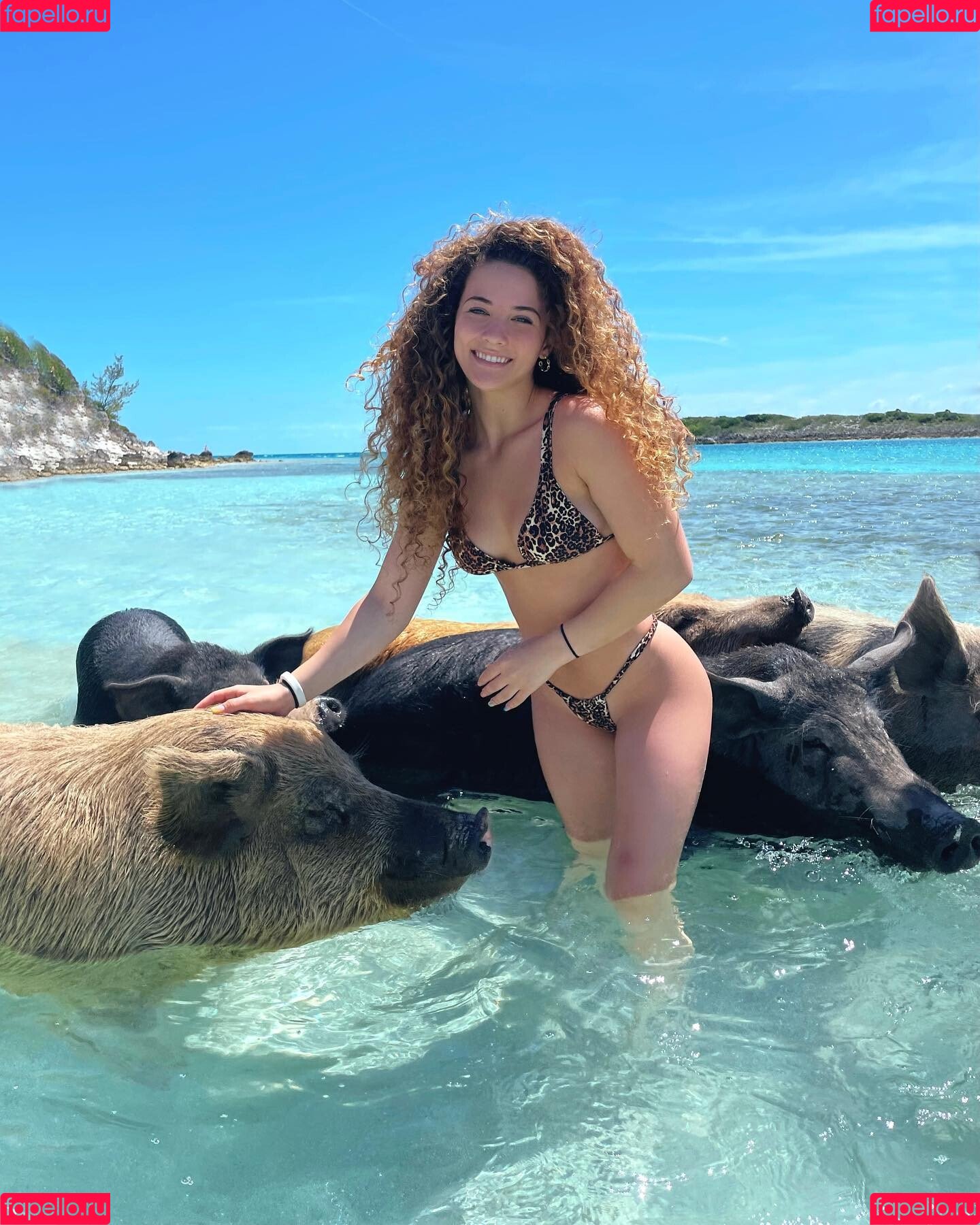 Sofie Dossi Onlyfans Photo Gallery 