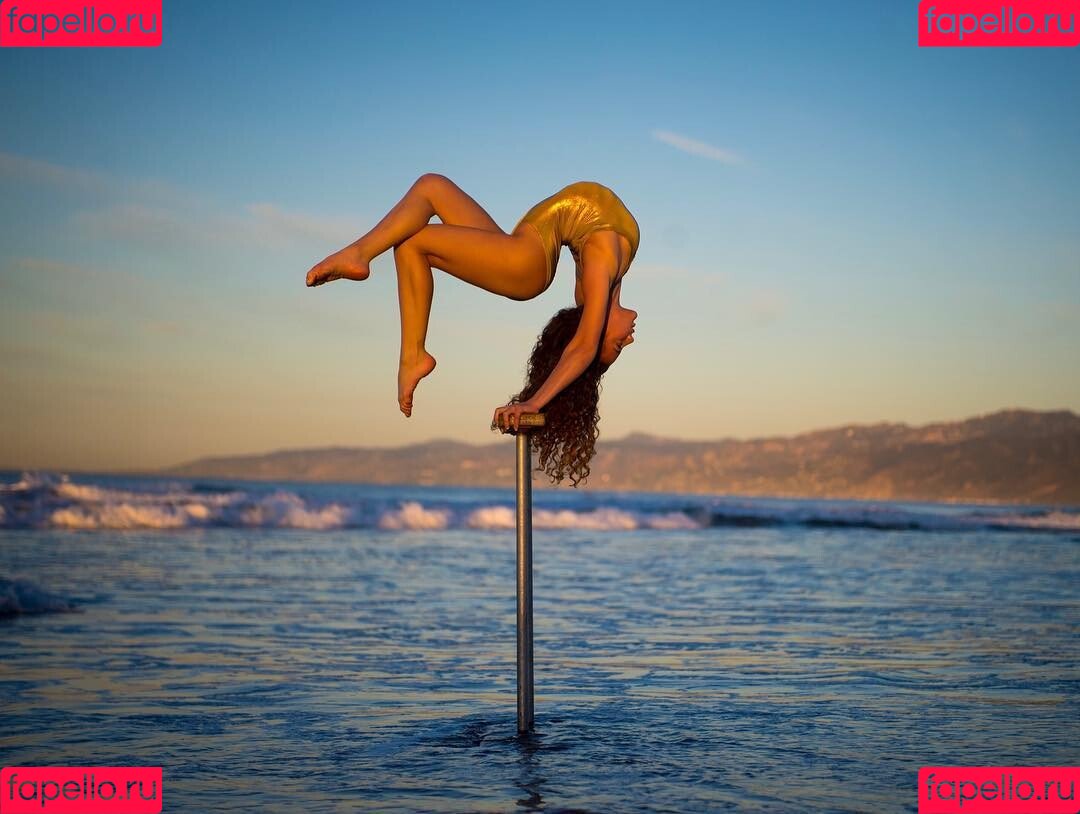 Sofie Dossi Onlyfans Photo Gallery 